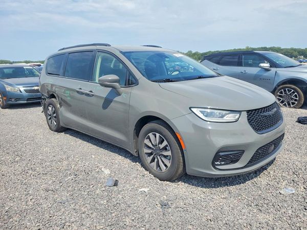 2022 CHRYSLER PACIFICA