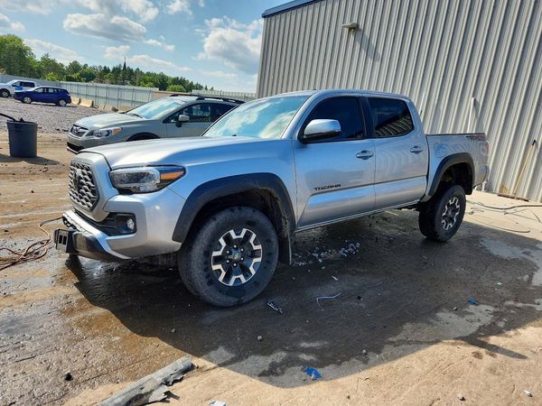 2022 TOYOTA TACOMA SR5
