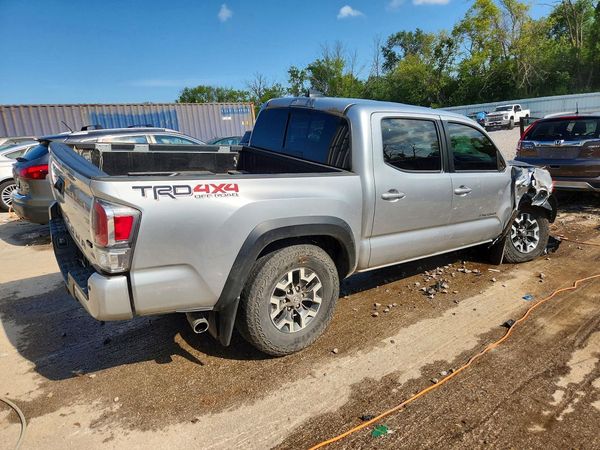 2022 TOYOTA TACOMA SR5