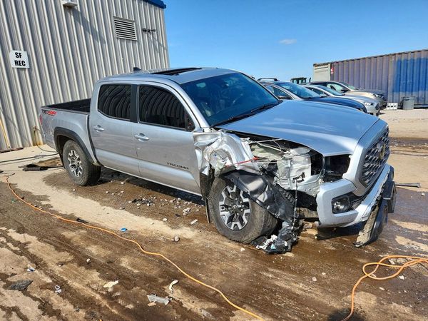 2022 TOYOTA TACOMA SR5