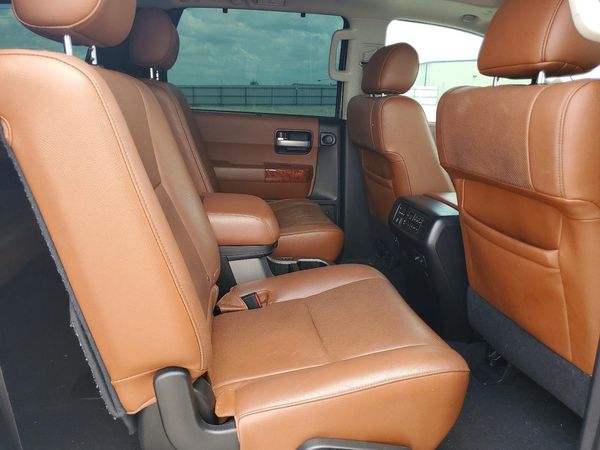 2020 TOYOTA SEQUOIA Platinum
