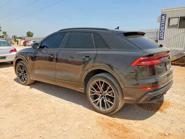 2022 AUDI Q8