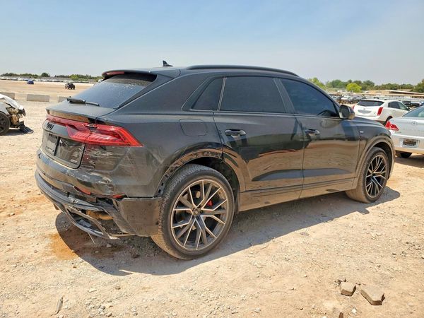 2022 AUDI Q8