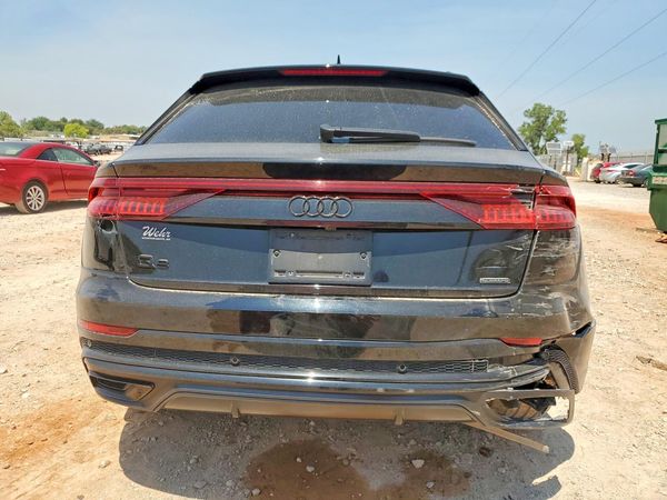 2022 AUDI Q8