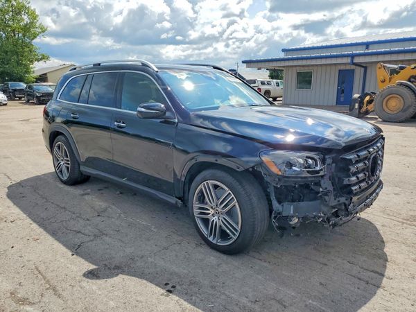 2025 MERCEDES-BENZ GLS-CLASS GLS450 4MATIC — Passenger 3/4