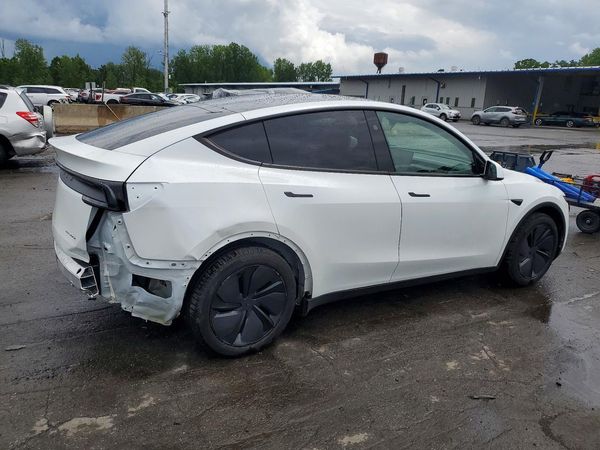 2026 TESLA MODEL Y