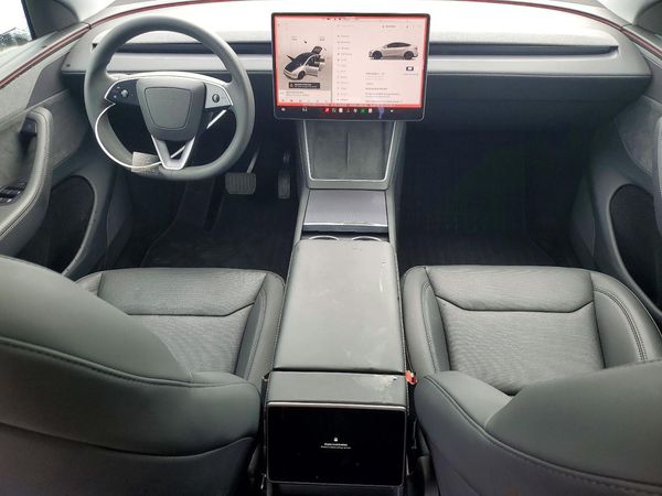 2026 TESLA MODEL Y