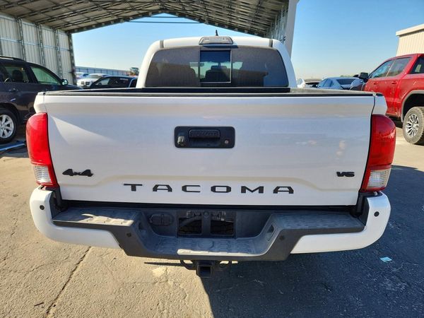 2017 TOYOTA TACOMA