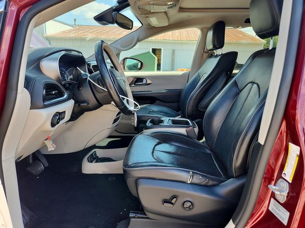 2017 CHRYSLER PACIFICA