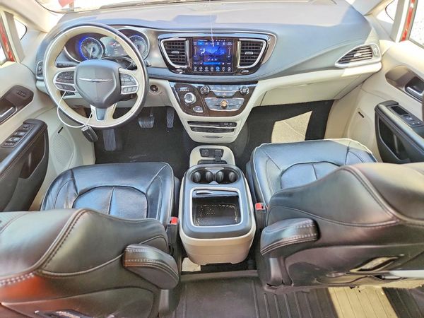 2017 CHRYSLER PACIFICA