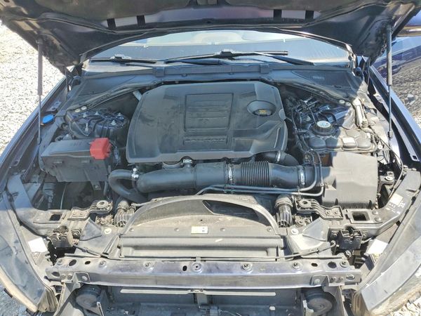 2019 JAGUAR XE