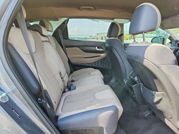 2019 HYUNDAI SANTA FE SE