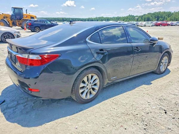2013 LEXUS ES 300h