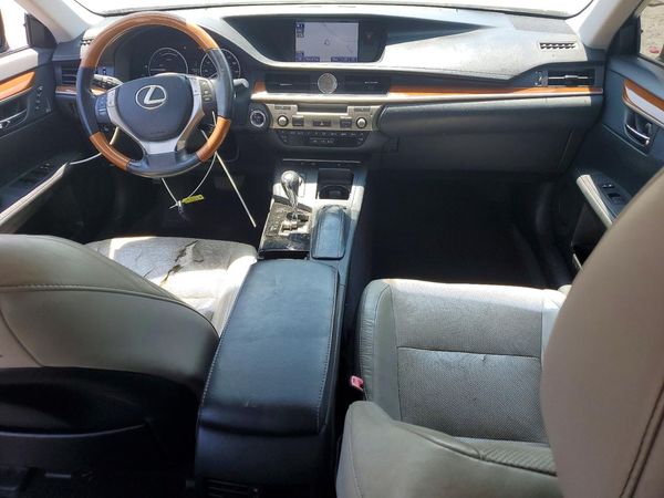 2013 LEXUS ES 300h