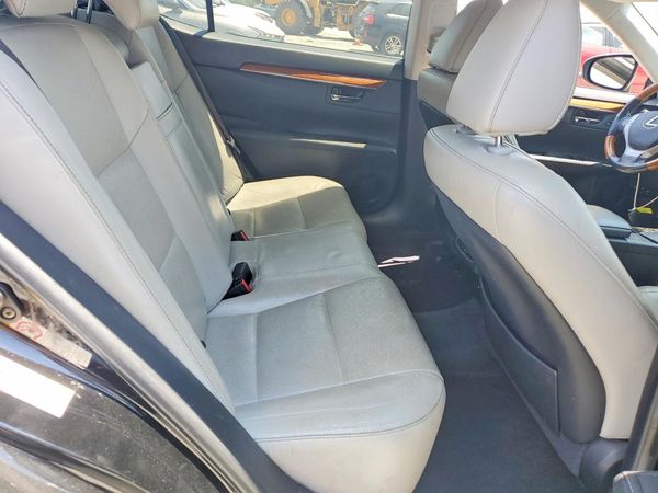 2013 LEXUS ES 300h