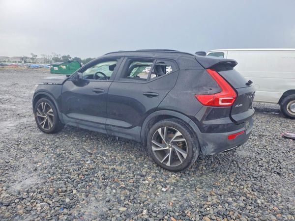 2020 VOLVO XC40 R-Design