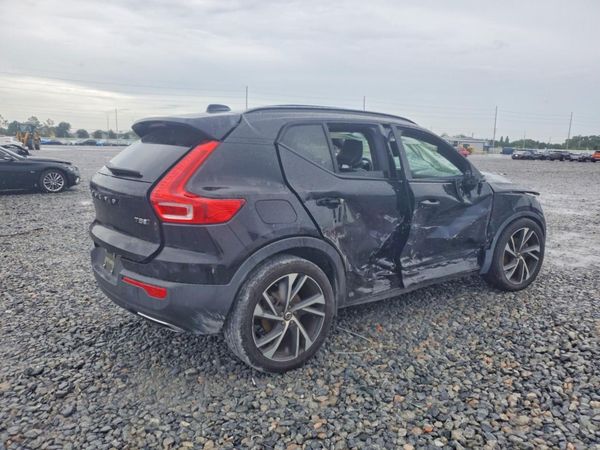 2020 VOLVO XC40 R-Design