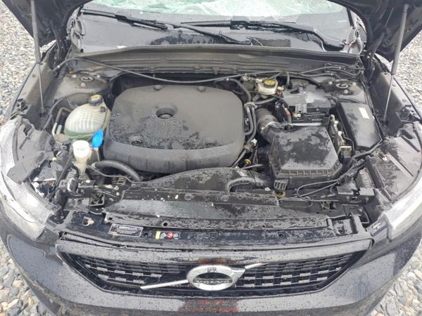 2020 VOLVO XC40 R-Design