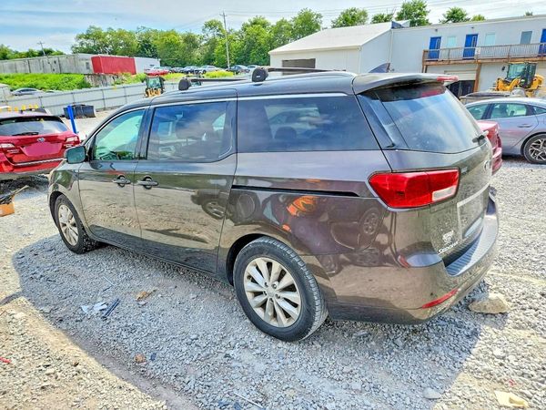 2016 KIA SEDONA EX - Middle level