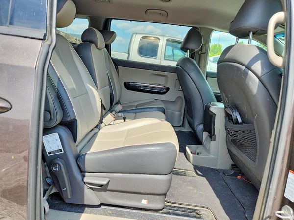 2016 KIA SEDONA EX - Middle level