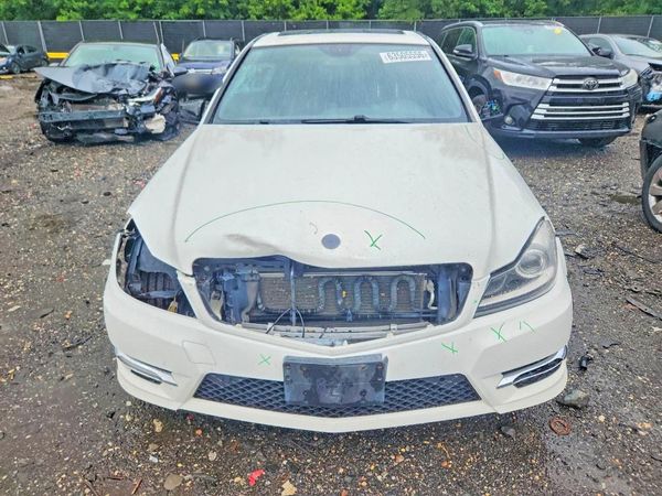 2013 MERCEDES-BENZ C C300