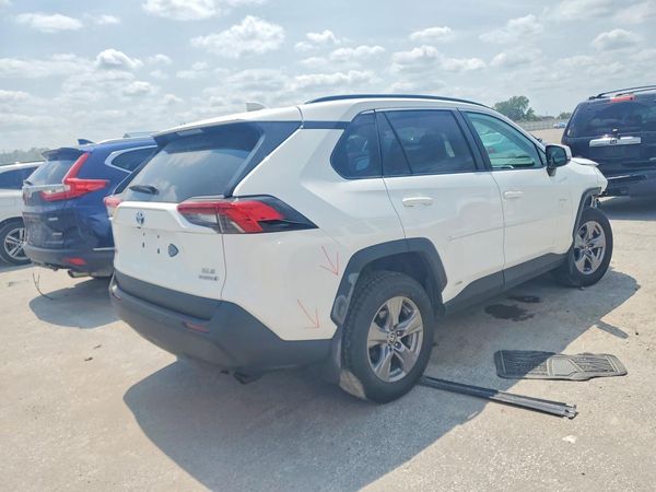 2022 TOYOTA RAV4 XLE
