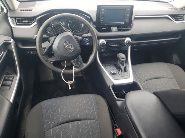 2022 TOYOTA RAV4 XLE