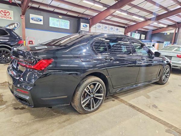 2021 BMW 750 xDrive