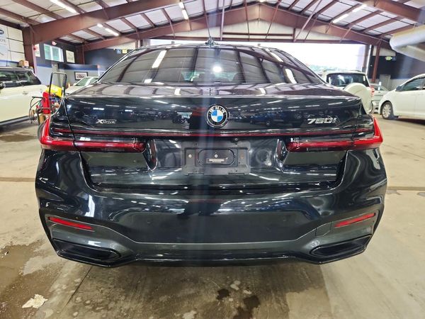 2021 BMW 750 xDrive