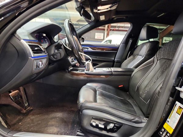2021 BMW 750 xDrive