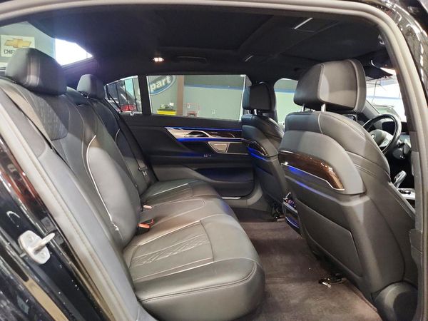 2021 BMW 750 xDrive