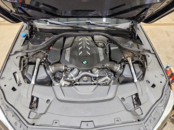 2021 BMW 750 xDrive