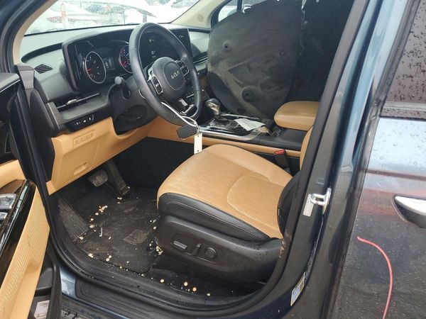 2022 KIA CARNIVAL EX