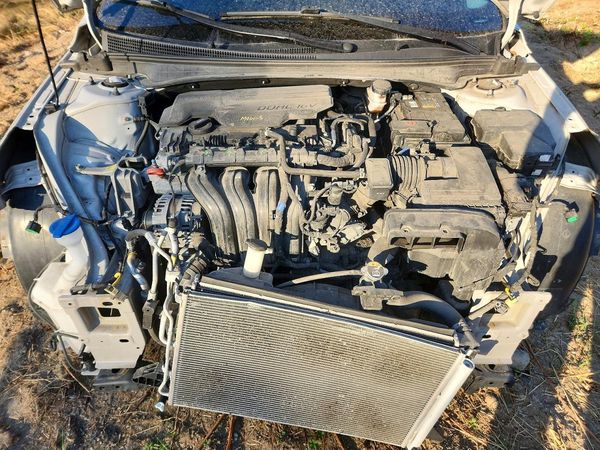 2023 HYUNDAI ELANTRA SEL — Engine bay
