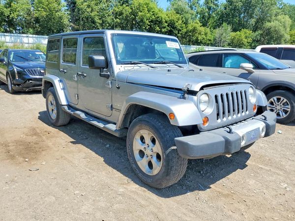 2013 JEEP WRANGLER Sahara — Passenger 3/4