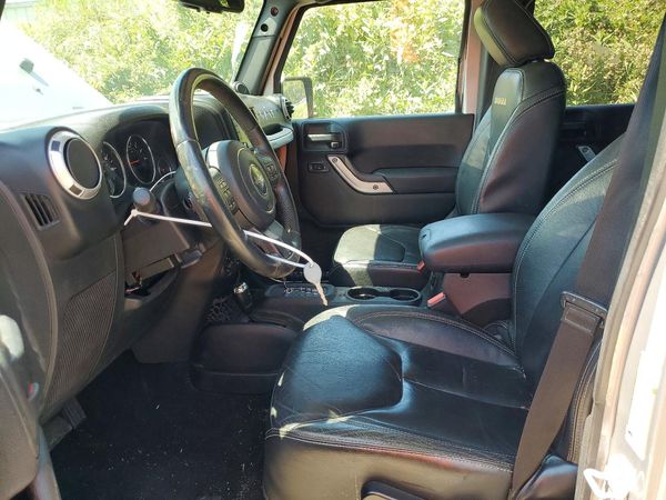 2013 JEEP WRANGLER Sahara — DENT