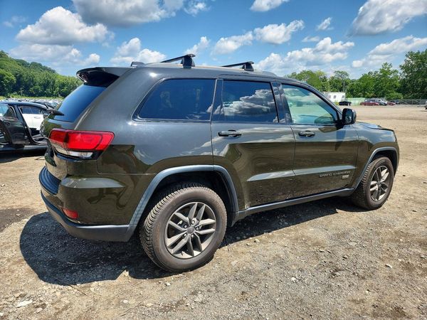2017 JEEP GRAND CHEROKEE LAREDO 4X4