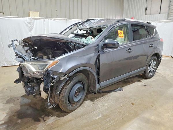 2018 TOYOTA RAV4 LE — Front 3/4
