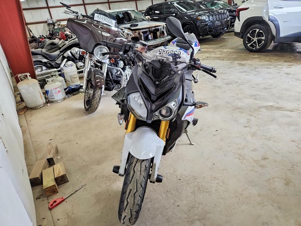 2020 BMW S 1000