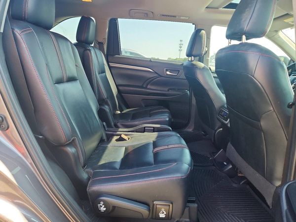 2019 TOYOTA HIGHLANDER SE/XLE