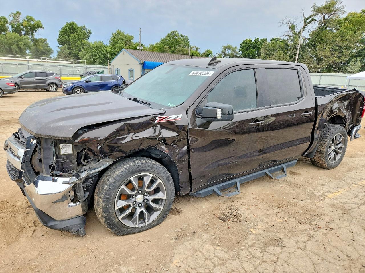 2019 CHEVROLET SILVERADO LT — Front 3/4