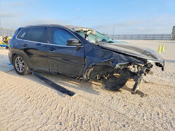 2019 JEEP CHEROKEE Latitude Plus — Passenger 3/4