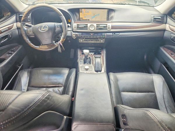 2016 LEXUS LS 460