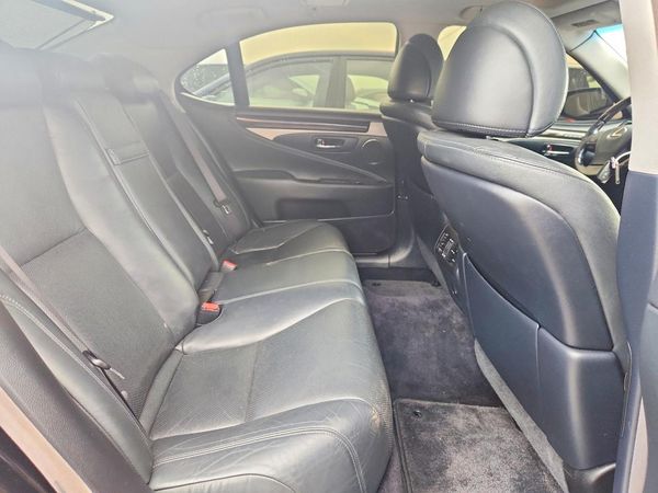 2016 LEXUS LS 460