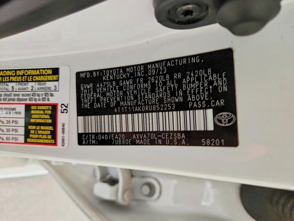 2024 TOYOTA CAMRY SE