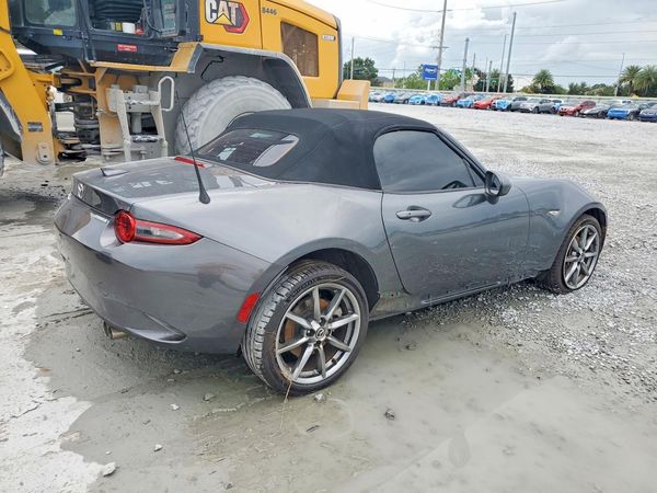 2023 MAZDA MX-5 MIATA