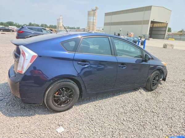 2015 TOYOTA PRIUS