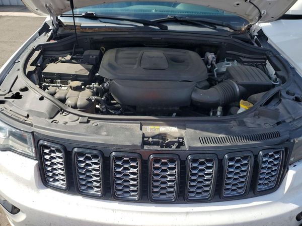 2019 JEEP GRAND CHEROKEE LAREDO 4X2