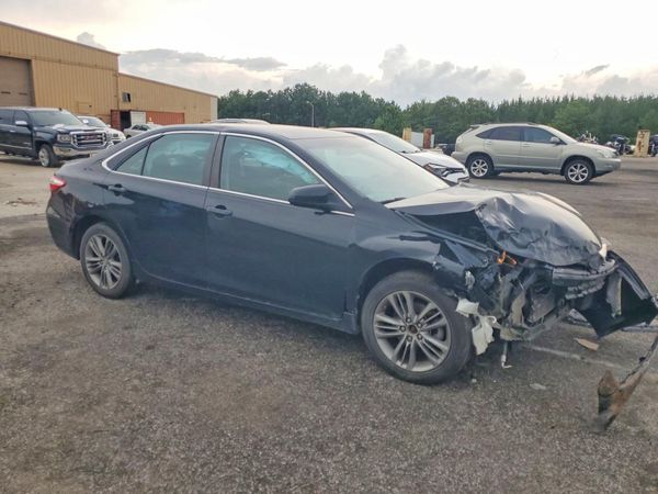 2016 TOYOTA CAMRY — Passenger 3/4