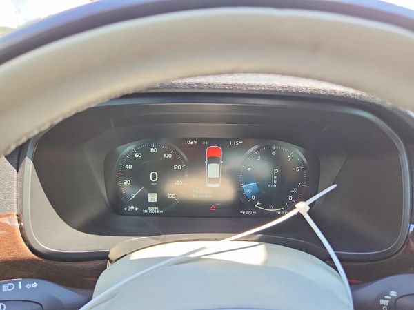 2017 VOLVO S90 Momentum
